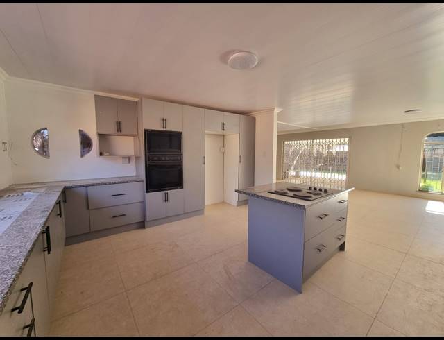 3 BEDROOM HOUSE FOR SALE IN ARCON PARK